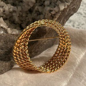 Twisted Rope Brooch in Gold Tone